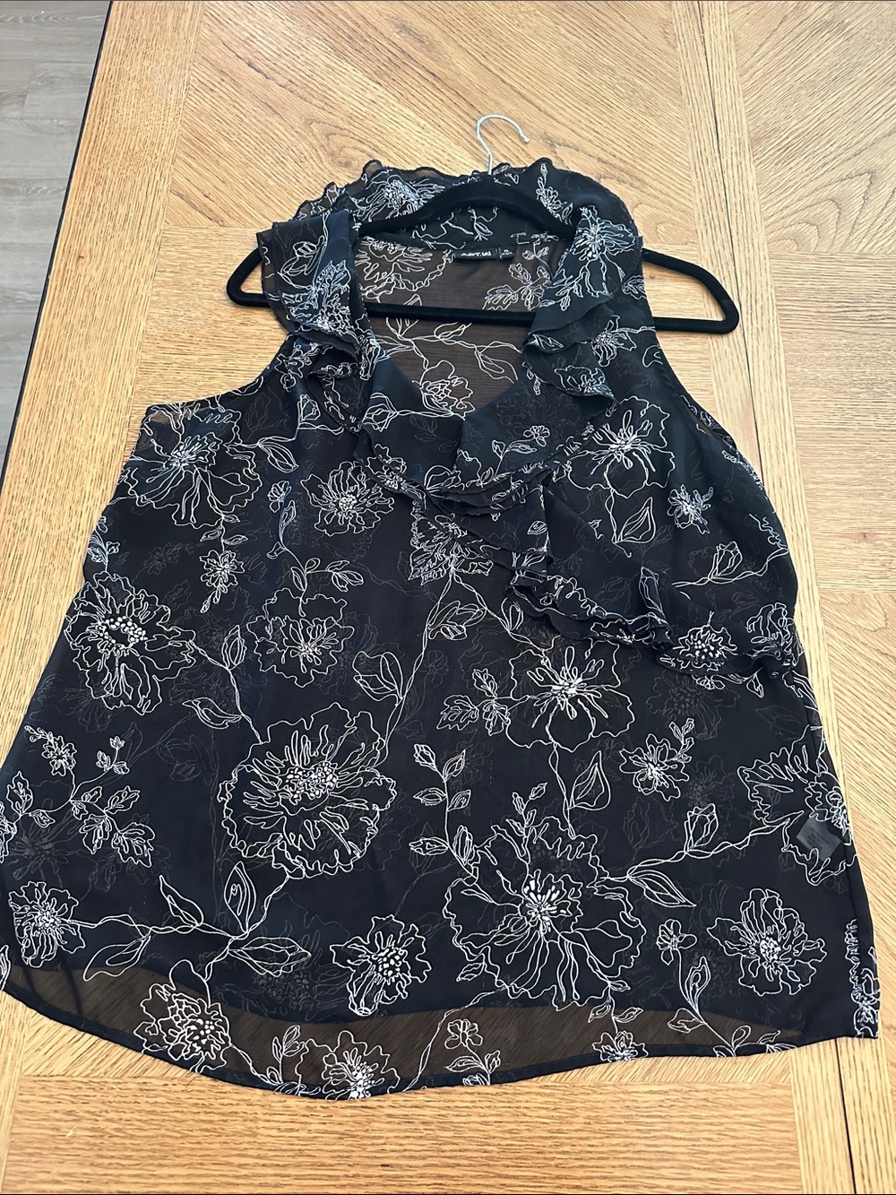 Apt. 9 Black Floral Ruffle Neck Sleeveless Camisole